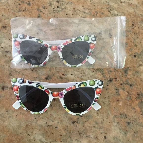 Spiked Seltzer Bon Viv Fruit Cats Eye Sunglasses Set of 2 - Picture 11 of 12